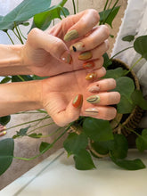 Load image into Gallery viewer, Mystery Press on Set