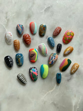 Load image into Gallery viewer, Mystery Press on Set