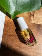 Load image into Gallery viewer, Grapefruit brush on oil( Rainbow flourite)